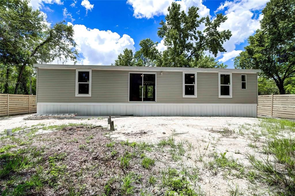 For Sale: $215,000 (3 beds, 2 baths, 1065 Square Feet)