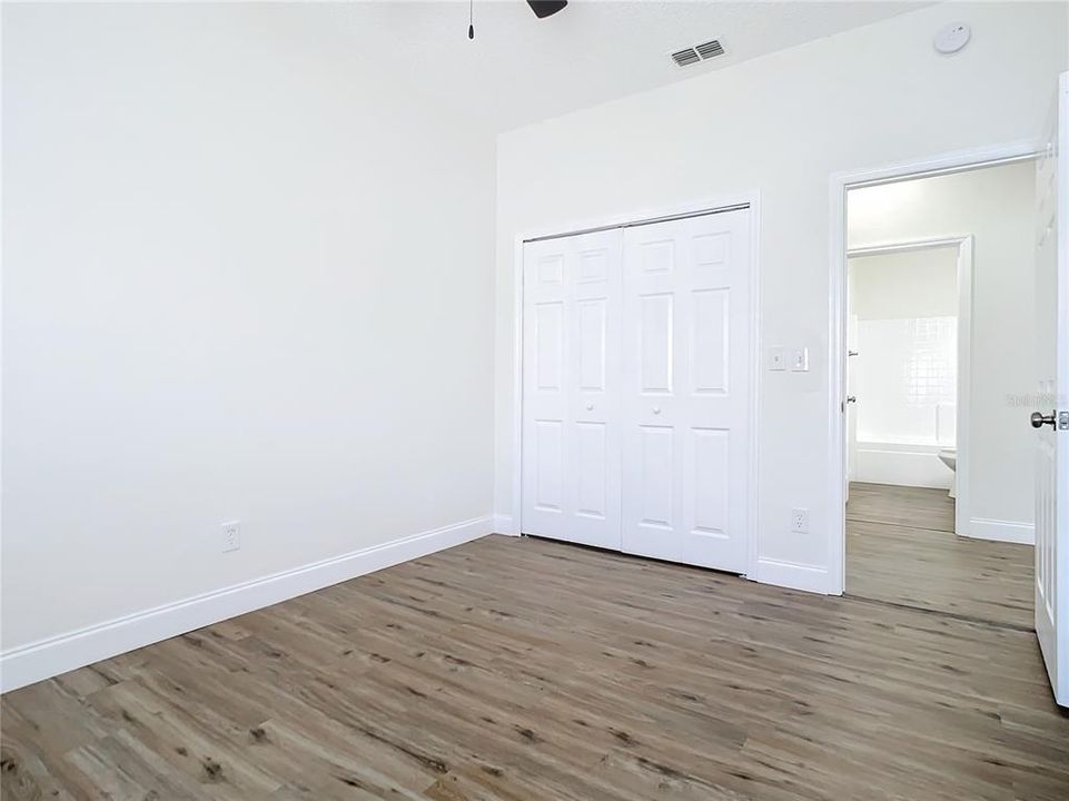 For Sale: $359,900 (3 beds, 2 baths, 1877 Square Feet)