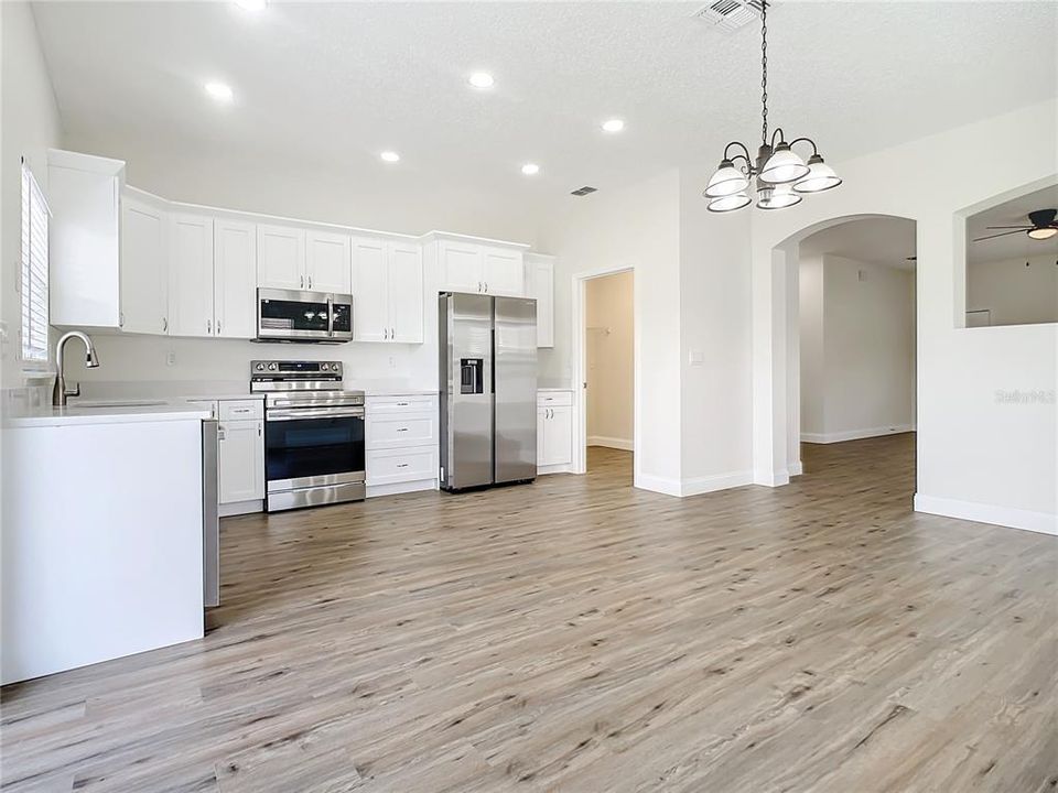 For Sale: $359,900 (3 beds, 2 baths, 1877 Square Feet)
