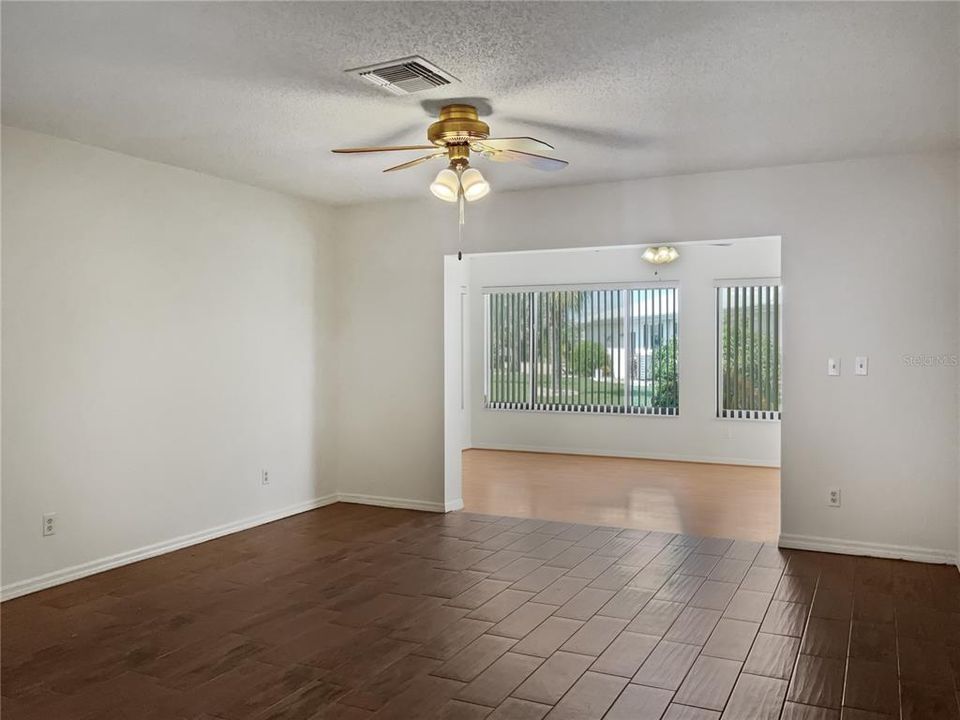 For Sale: $300,000 (2 beds, 2 baths, 1756 Square Feet)