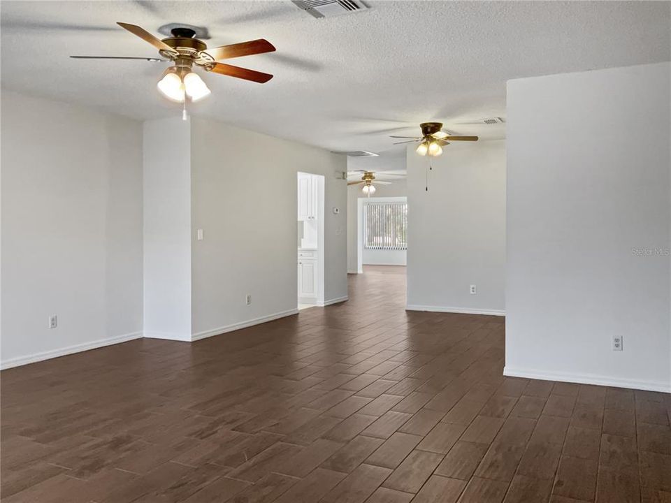 For Sale: $286,000 (2 beds, 2 baths, 1756 Square Feet)