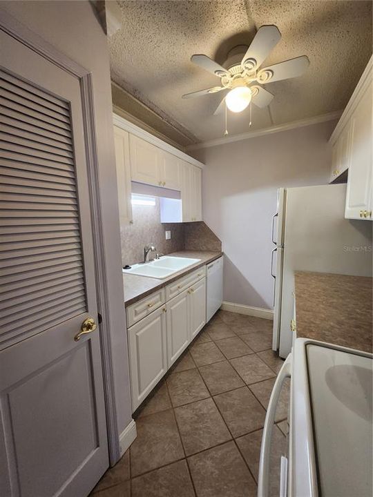 Active With Contract: $1,649 (1 beds, 1 baths, 750 Square Feet)