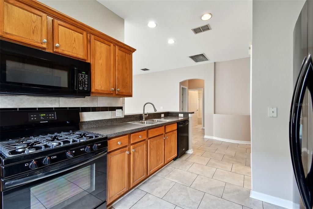 For Rent: $2,650 (3 beds, 2 baths, 1576 Square Feet)