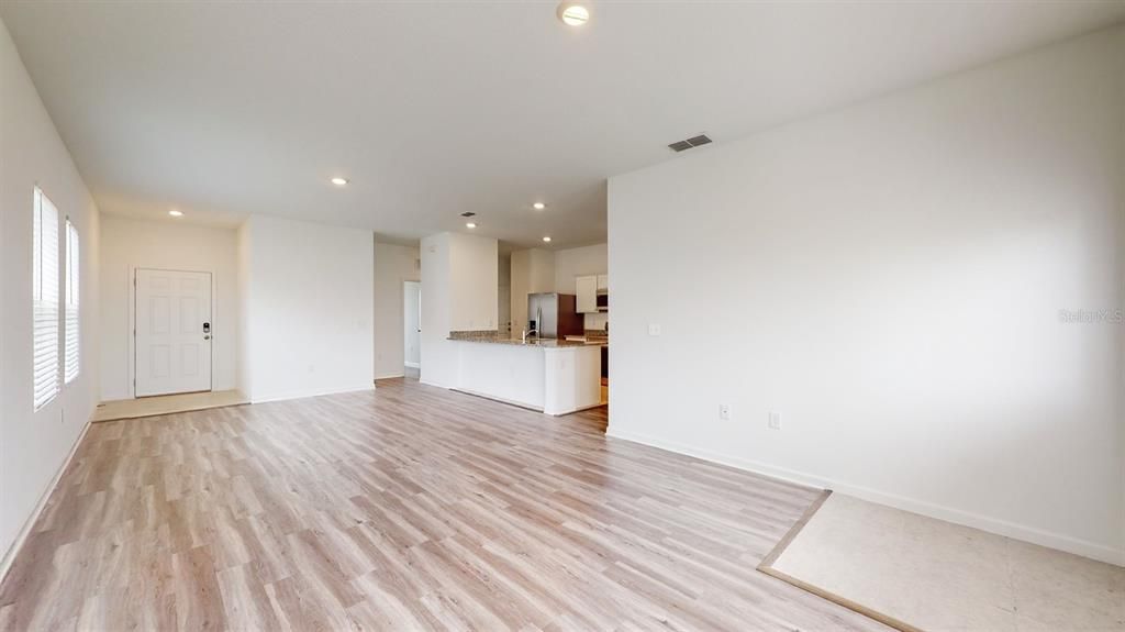For Rent: $2,245 (3 beds, 2 baths, 1426 Square Feet)