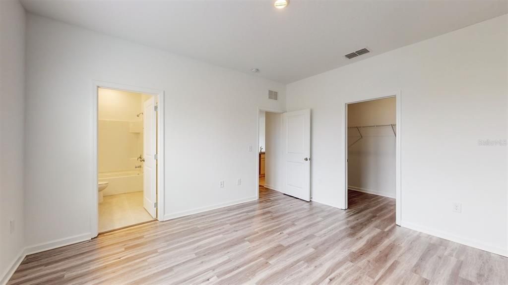 For Rent: $2,245 (3 beds, 2 baths, 1426 Square Feet)