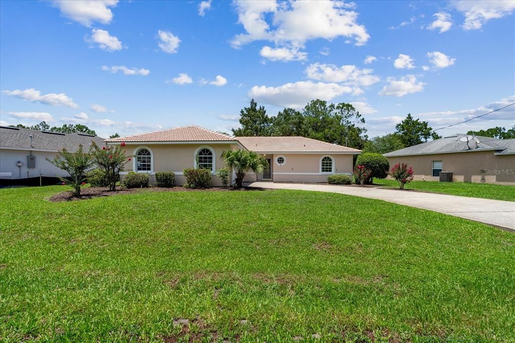 For Sale: $299,000 (3 beds, 2 baths, 1348 Square Feet)