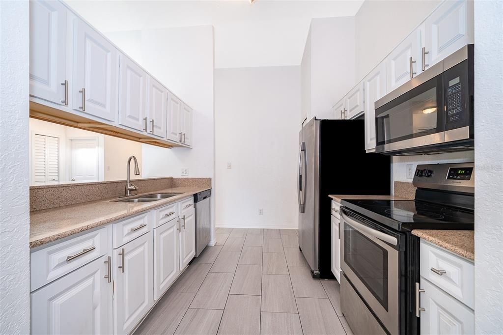 For Sale: $395,000 (2 beds, 2 baths, 1267 Square Feet)