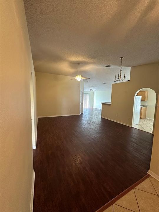 For Rent: $1,900 (3 beds, 2 baths, 1489 Square Feet)