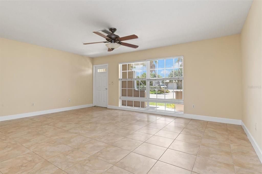 For Sale: $270,000 (2 beds, 2 baths, 1755 Square Feet)