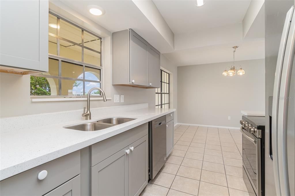 For Sale: $299,900 (3 beds, 2 baths, 1256 Square Feet)