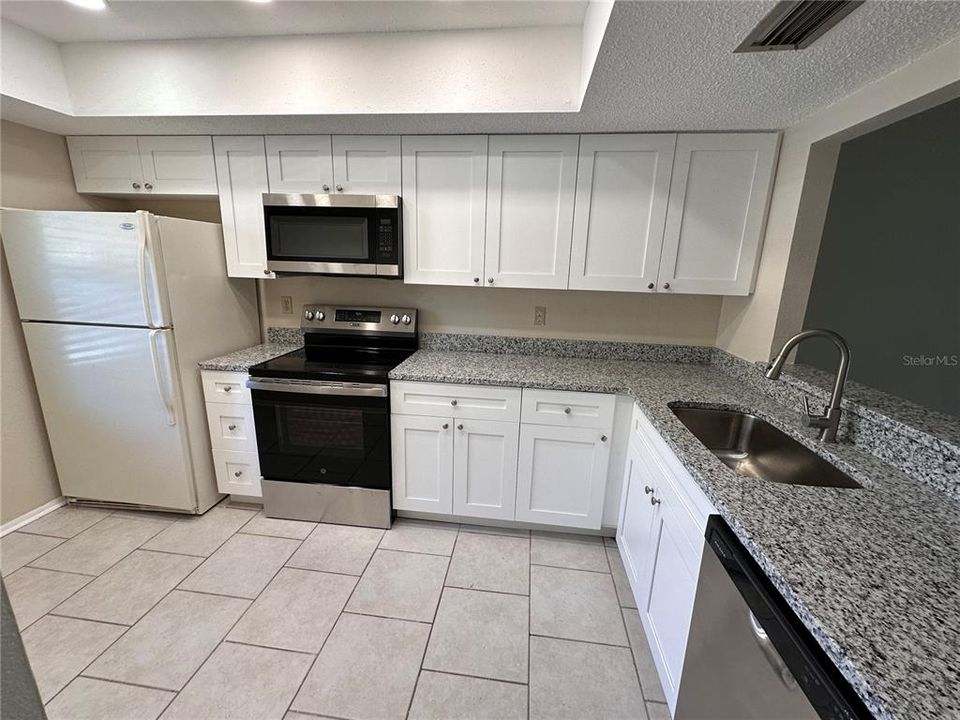 For Rent: $1,850 (2 beds, 2 baths, 1100 Square Feet)