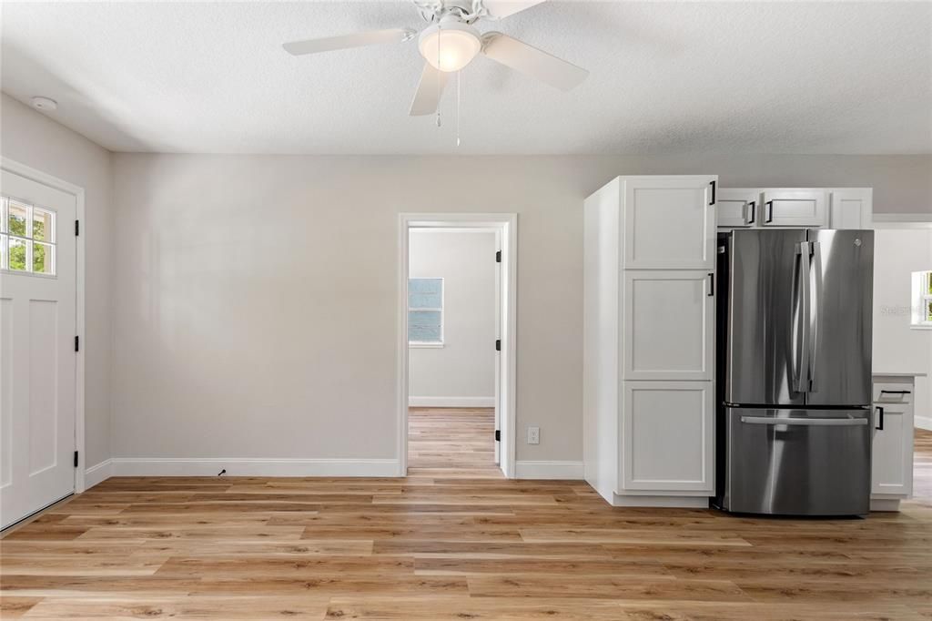 For Sale: $324,900 (3 beds, 1 baths, 1088 Square Feet)