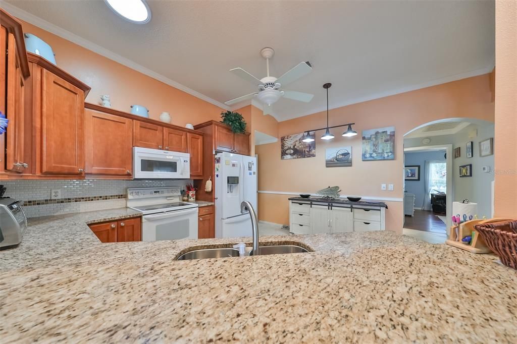 For Sale: $309,900 (2 beds, 2 baths, 1587 Square Feet)