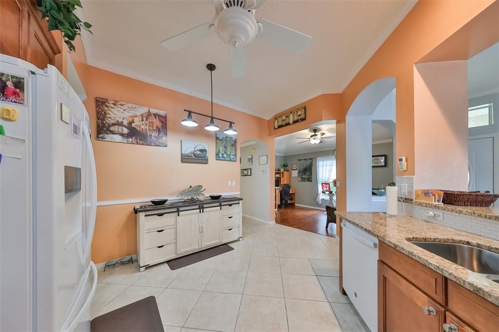 For Sale: $335,000 (2 beds, 2 baths, 1587 Square Feet)