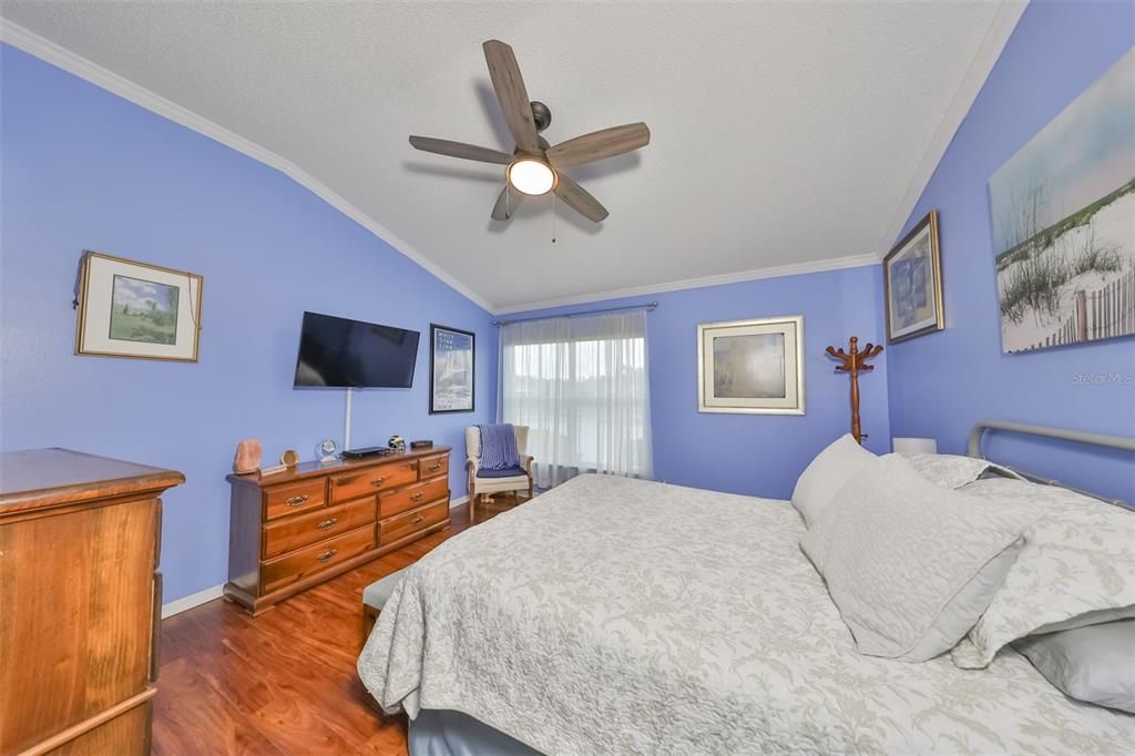 For Sale: $309,900 (2 beds, 2 baths, 1587 Square Feet)