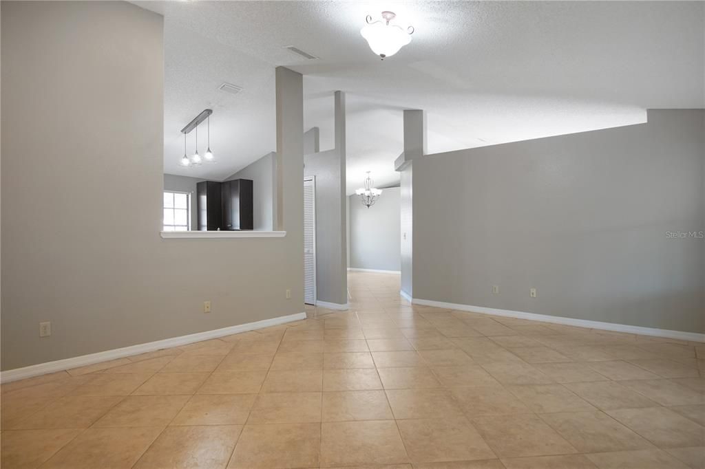 For Rent: $2,195 (3 beds, 2 baths, 1623 Square Feet)