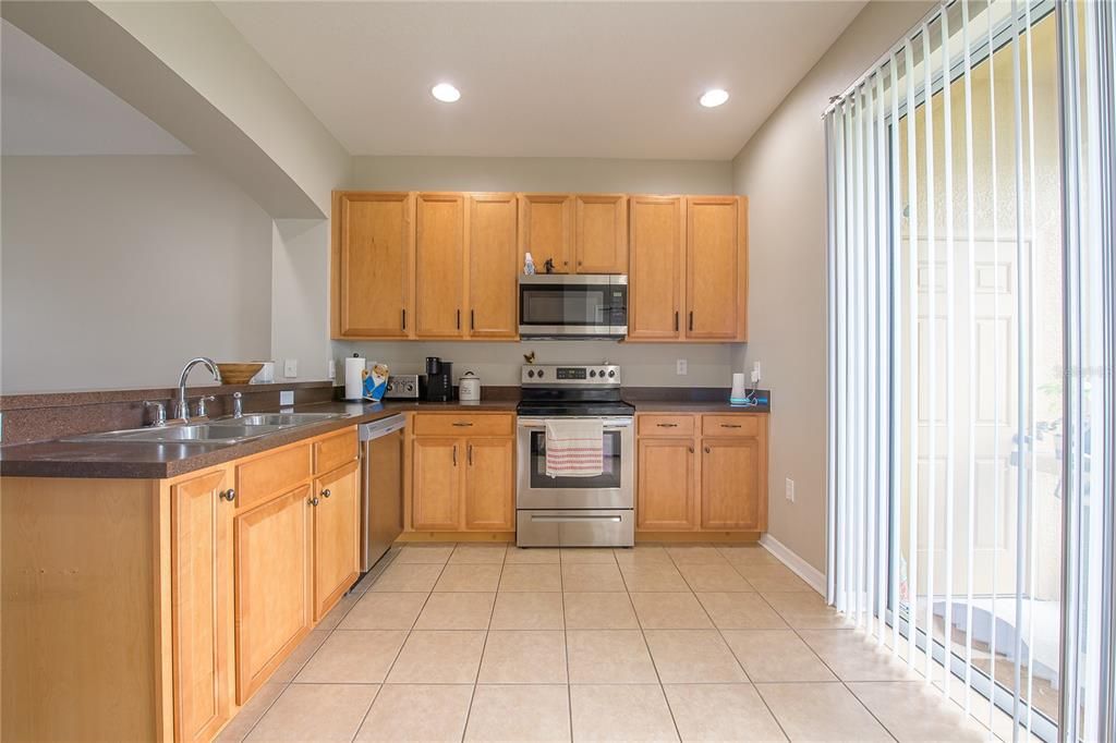 For Sale: $260,000 (2 beds, 2 baths, 1176 Square Feet)