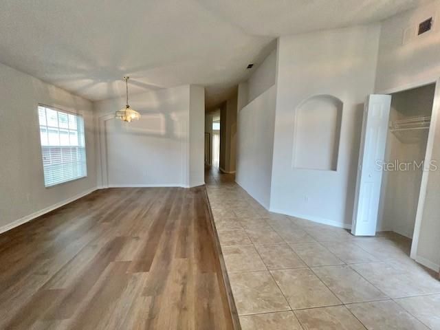 For Rent: $2,285 (3 beds, 2 baths, 1894 Square Feet)