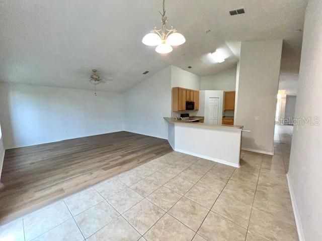 For Rent: $2,285 (3 beds, 2 baths, 1894 Square Feet)