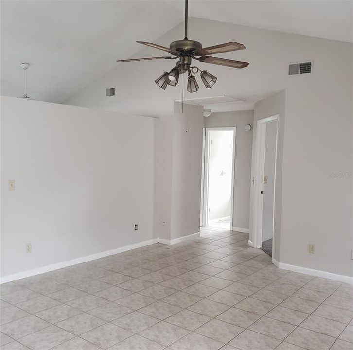 For Rent: $2,095 (3 beds, 2 baths, 1222 Square Feet)