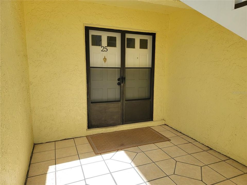 For Rent: $2,500 (2 beds, 2 baths, 1040 Square Feet)