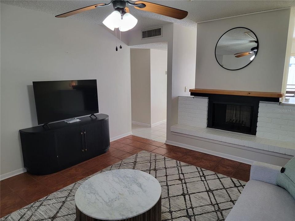 For Rent: $1,650 (2 beds, 2 baths, 1040 Square Feet)