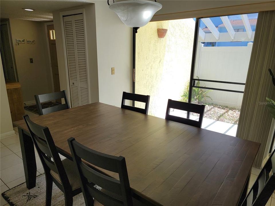 For Rent: $1,650 (2 beds, 2 baths, 1040 Square Feet)