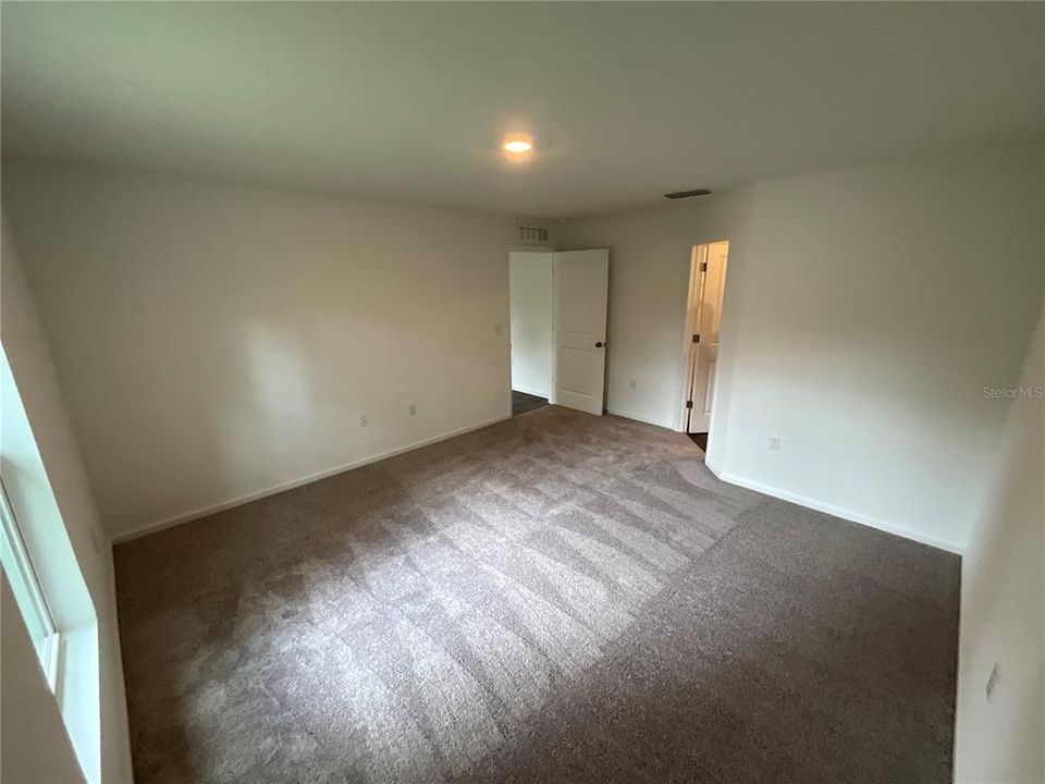 For Rent: $1,800 (4 beds, 2 baths, 1665 Square Feet)