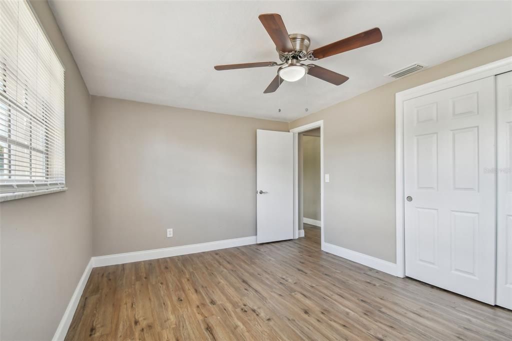 For Sale: $260,000 (2 beds, 1 baths, 1120 Square Feet)