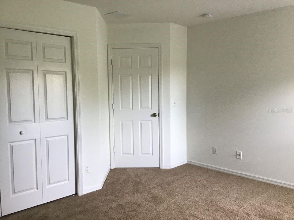 For Rent: $2,567 (6 beds, 2 baths, 2996 Square Feet)