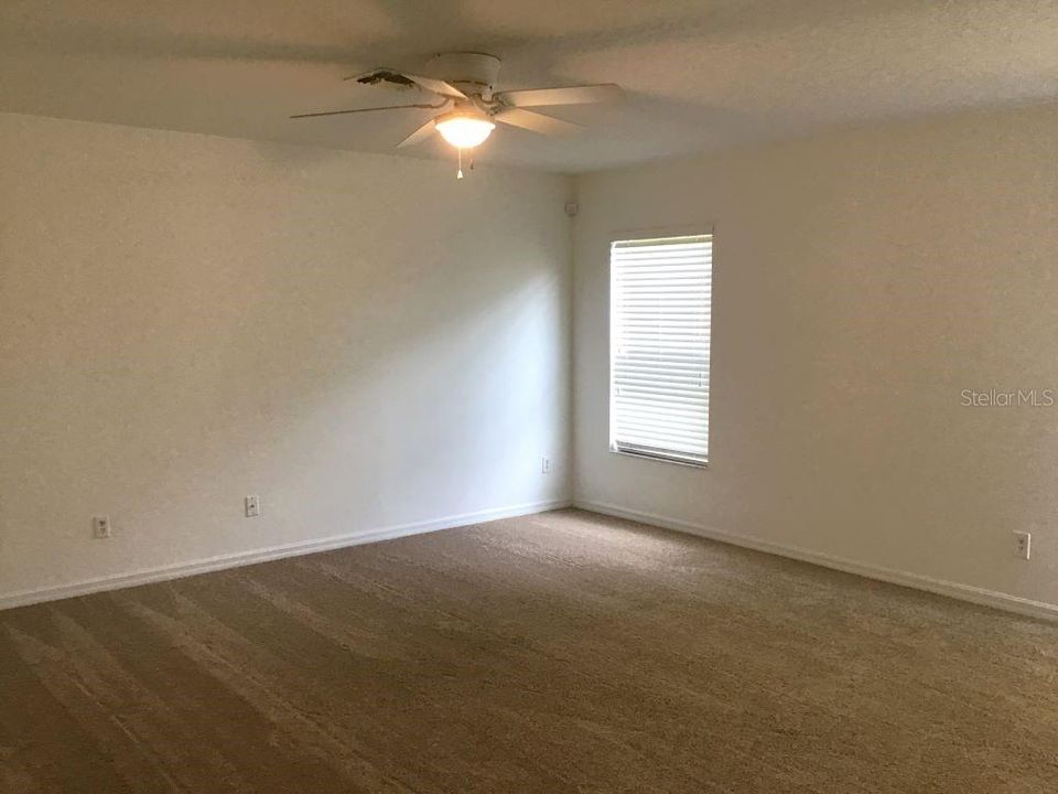 For Rent: $2,567 (6 beds, 2 baths, 2996 Square Feet)