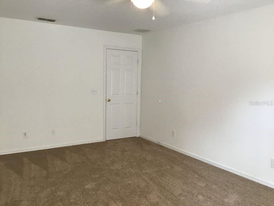 For Rent: $2,949 (6 beds, 2 baths, 2996 Square Feet)