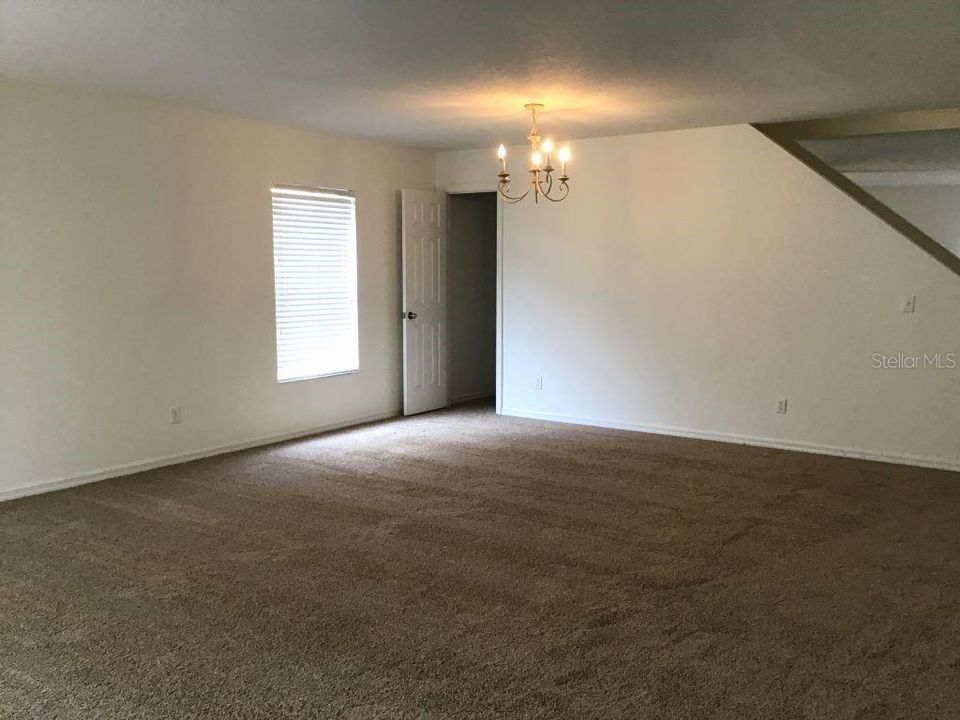 For Rent: $2,567 (6 beds, 2 baths, 2996 Square Feet)