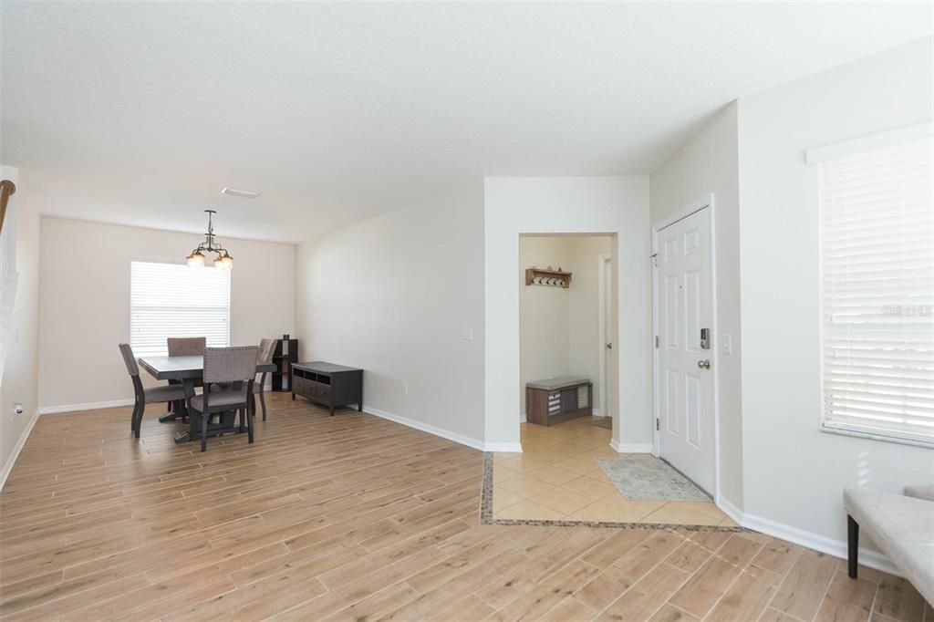 For Sale: $425,000 (3 beds, 2 baths, 2491 Square Feet)