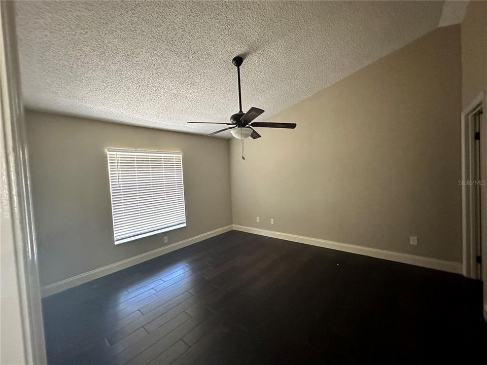 For Rent: $1,500 (3 beds, 2 baths, 1350 Square Feet)