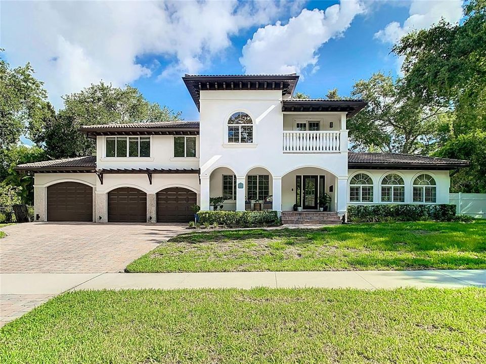 Recently Sold: $2,050,000 (5 beds, 5 baths, 3734 Square Feet)