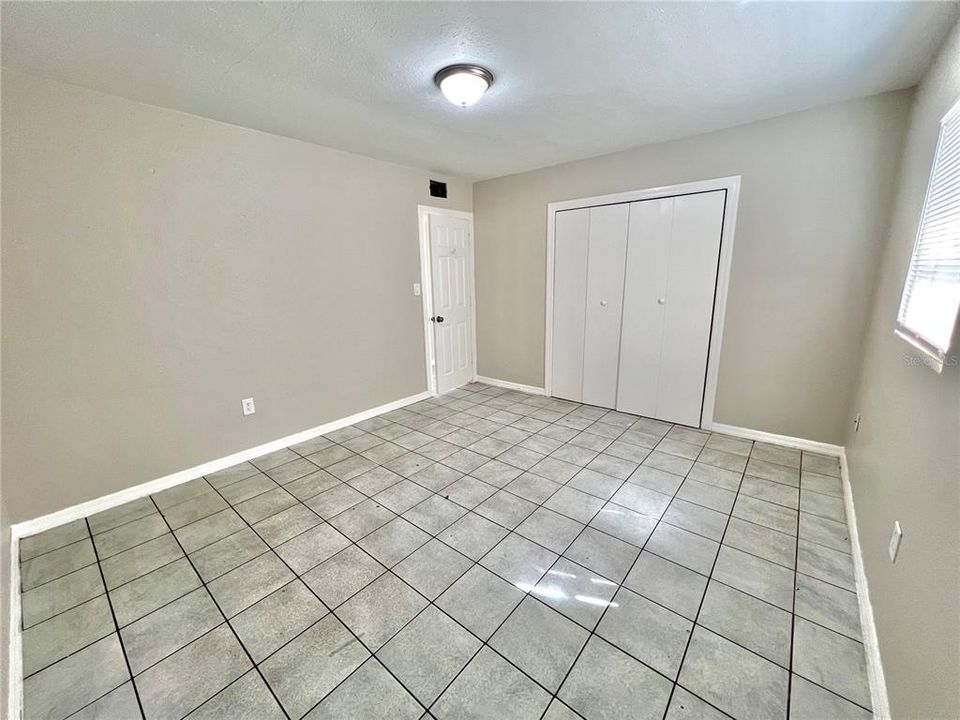 For Rent: $1,750 (3 beds, 1 baths, 966 Square Feet)