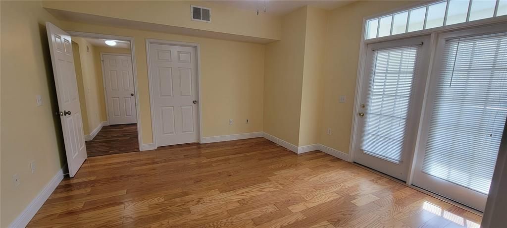 For Rent: $2,600 (3 beds, 3 baths, 1612 Square Feet)