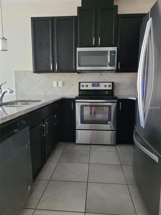 Active With Contract: $2,400 (3 beds, 2 baths, 1603 Square Feet)