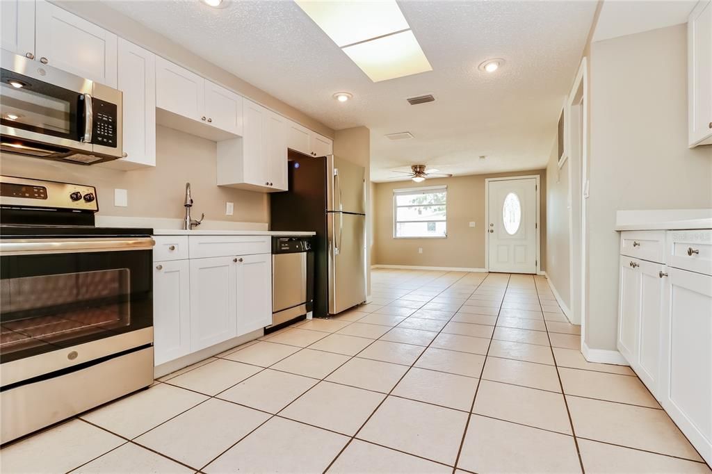 For Rent: $1,885 (3 beds, 2 baths, 1106 Square Feet)
