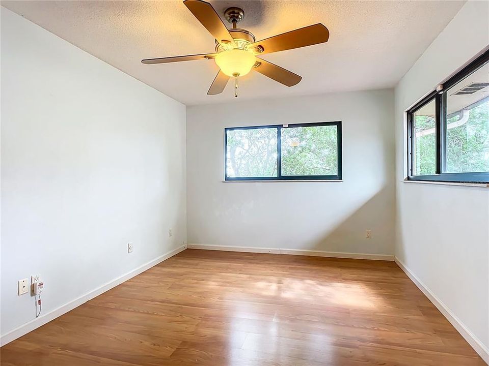 For Sale: $339,900 (3 beds, 2 baths, 1900 Square Feet)