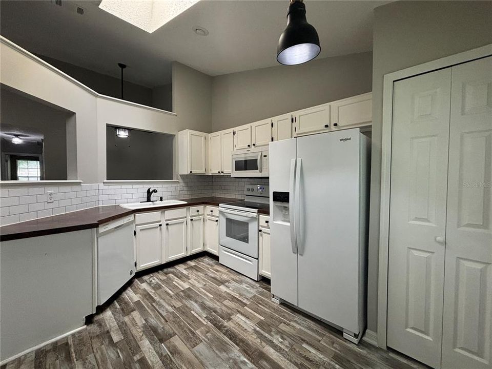 For Rent: $1,649 (2 beds, 2 baths, 1022 Square Feet)