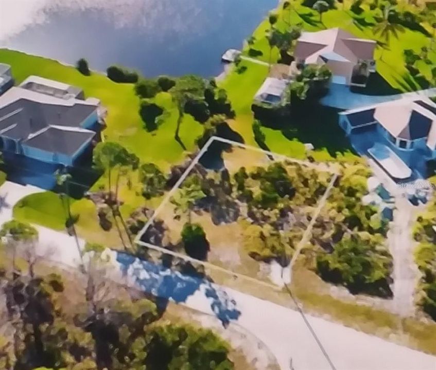 На продажу: $29,900 (0.19 acres)