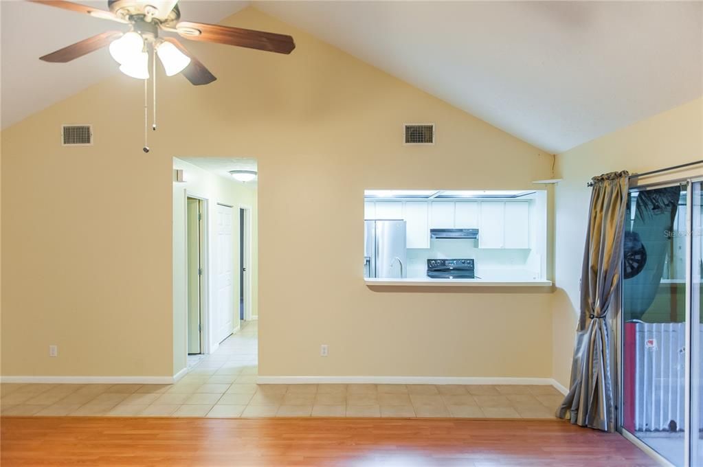 For Rent: $2,400 (3 beds, 2 baths, 1934 Square Feet)