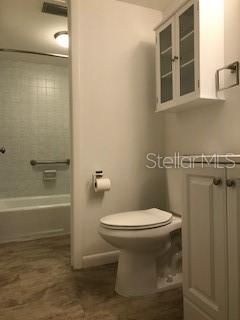 For Rent: $1,300 (2 beds, 1 baths, 1027 Square Feet)