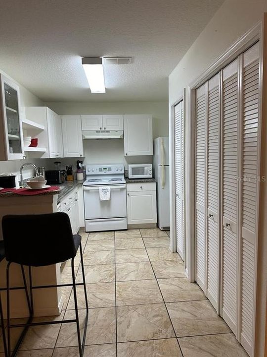 For Rent: $1,900 (3 beds, 2 baths, 1245 Square Feet)