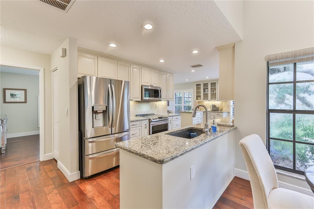 For Sale: $399,900 (2 beds, 2 baths, 1415 Square Feet)