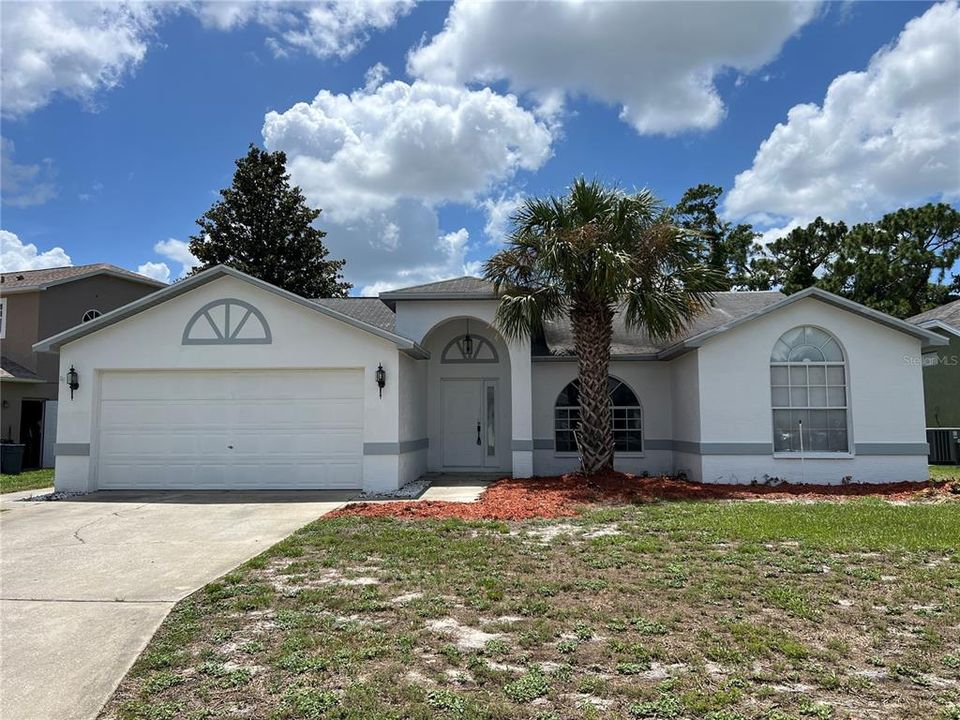 Active With Contract: $2,200 (3 beds, 2 baths, 1352 Square Feet)