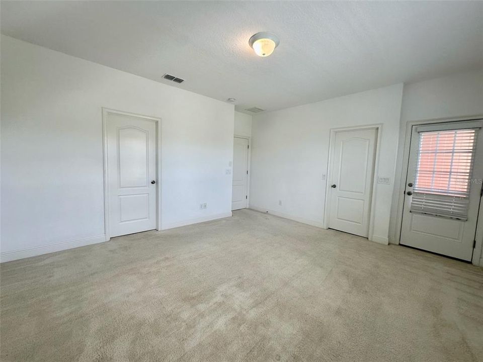 For Rent: $2,800 (3 beds, 2 baths, 1936 Square Feet)
