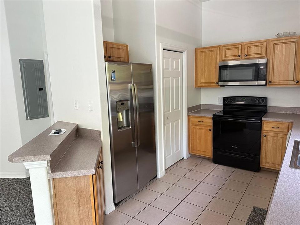 For Rent: $2,700 (3 beds, 3 baths, 1793 Square Feet)